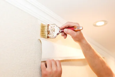Pose de papier peint à Glun — revêtements muraux et toiles de verre